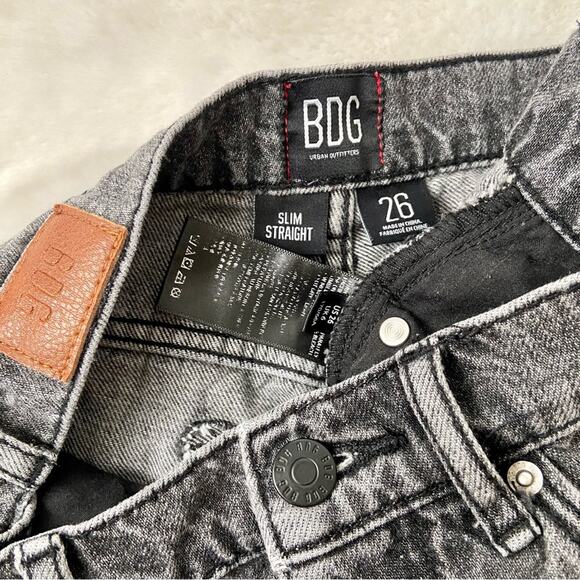 BDG Gray Slim Straight Ripped Busted Jeans Size 26 - Picture 4 of 6